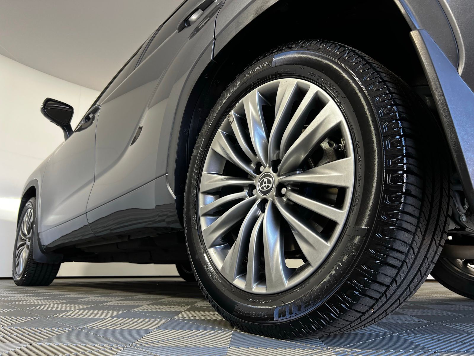 Thumbnail: 2021 Toyota Highlander - 32