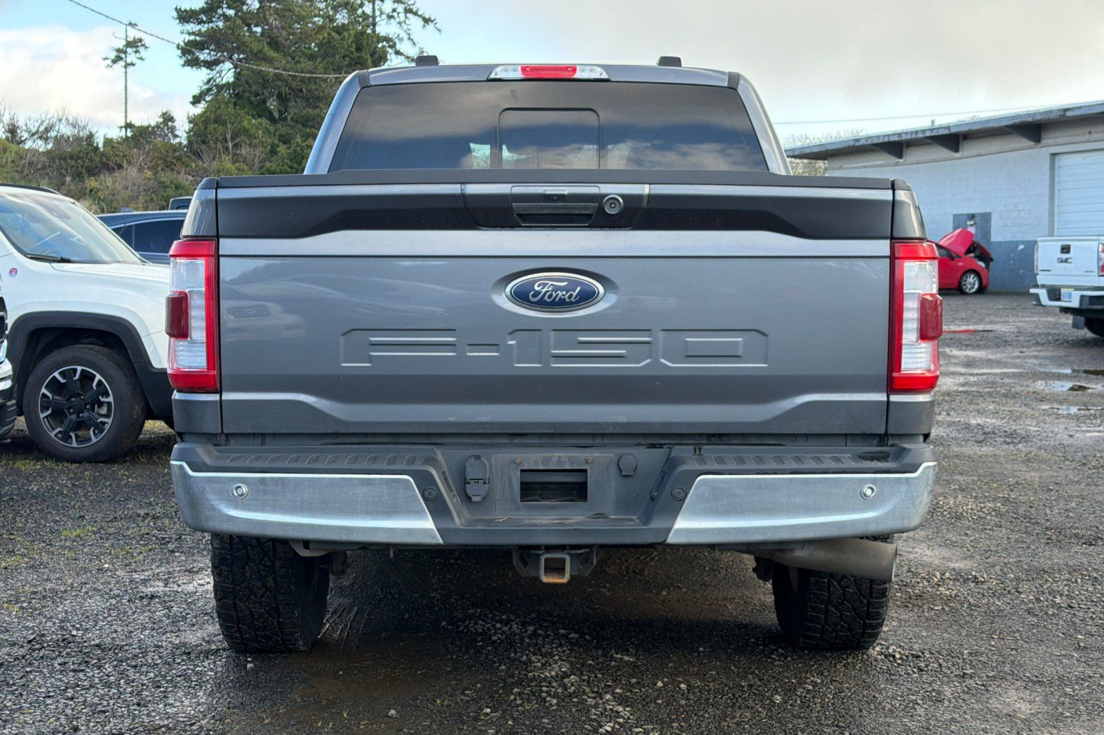 View vehicle photo 6