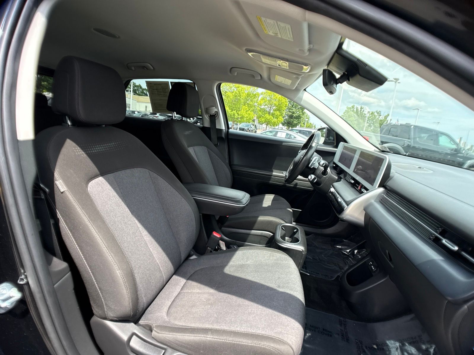 Used 2024 Black Hyundai SEL image 26