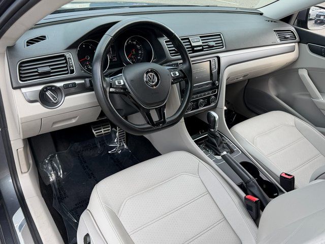 Used 2018 Gray Volkswagen 2.0T R-Line image 32