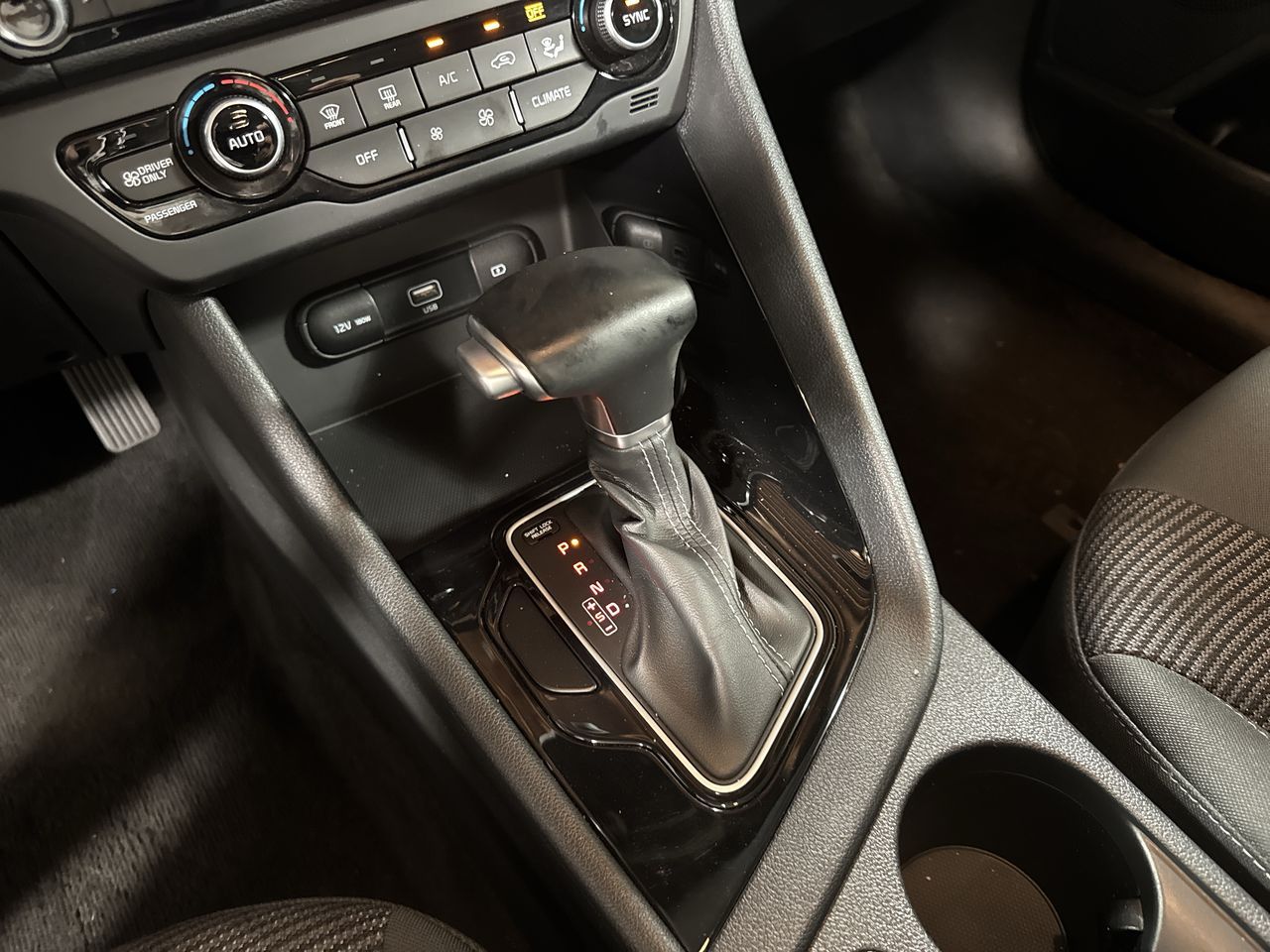 2022 Kia Niro LXS photo 27
