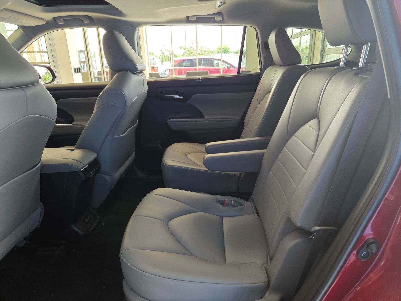 Used 2020 Red Toyota XLE image 19