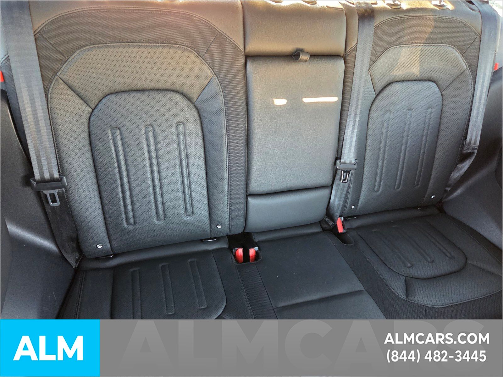 Used 2022 Silver Land Rover X-Dynamic S image 18