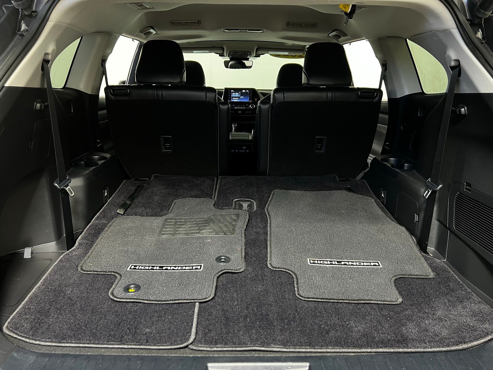 2022 Toyota Highlander XLE 25