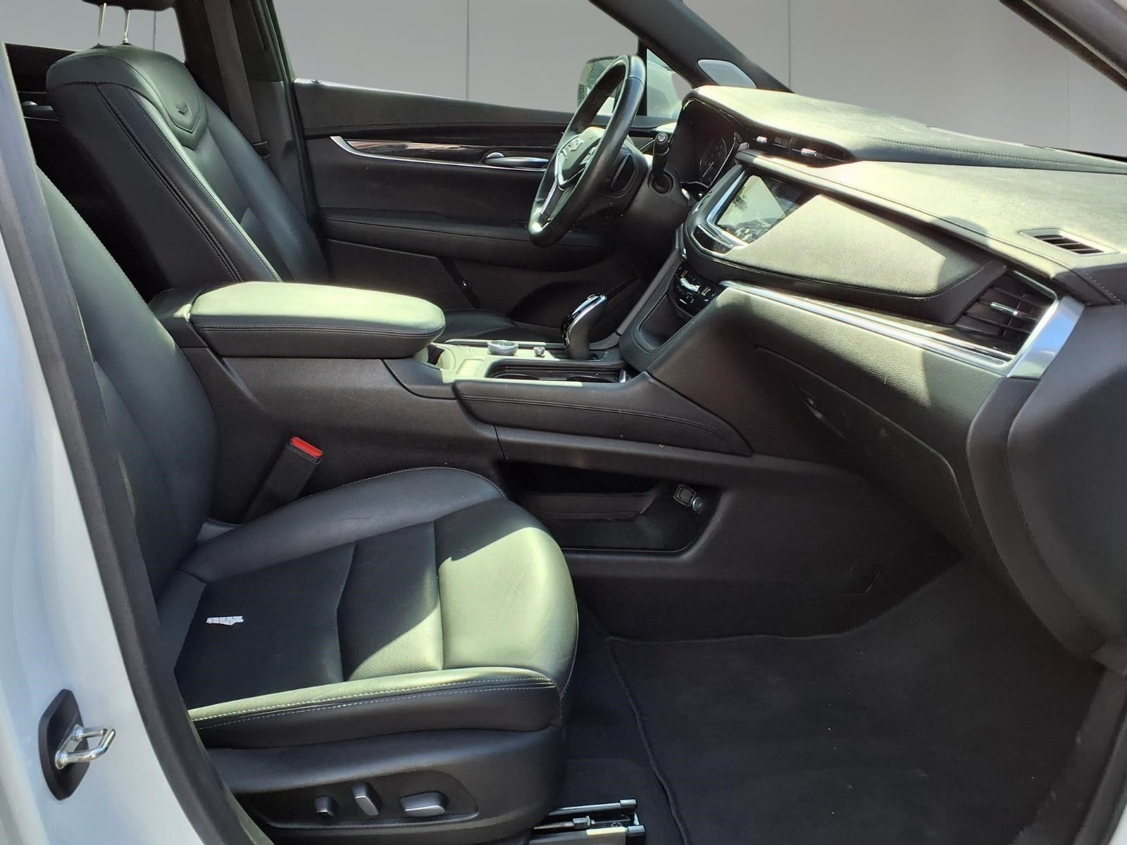 2023 Cadillac XT5 Premium Luxury White at North Houston Mitsubishi