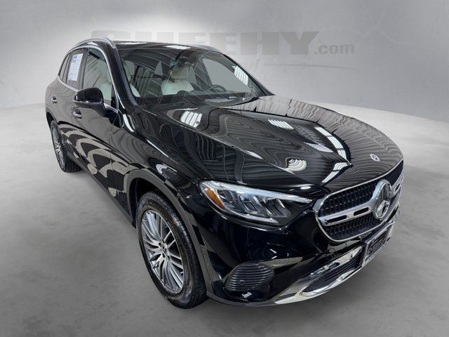 Used 2025 Black Mercedes-Benz GLC 300 image 2