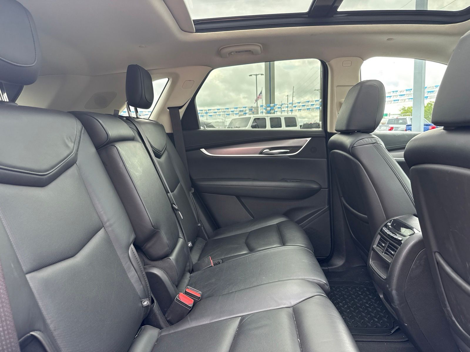2019 Cadillac XT5 image 8