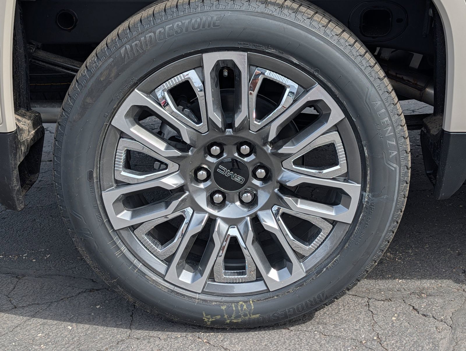 View vehicle photo 3