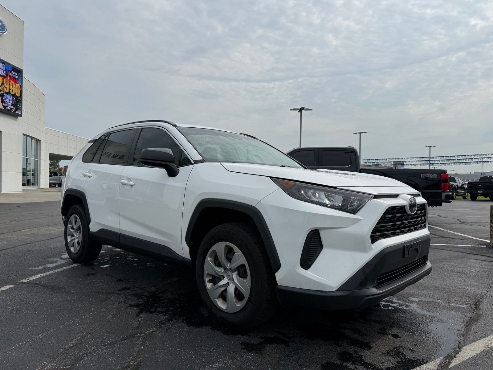2020 Toyota RAV4 image 10