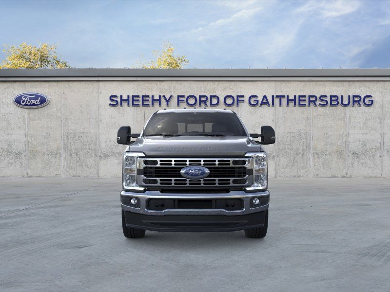 New 2026 Carbonized Gray Metallic Ford XLT image 7