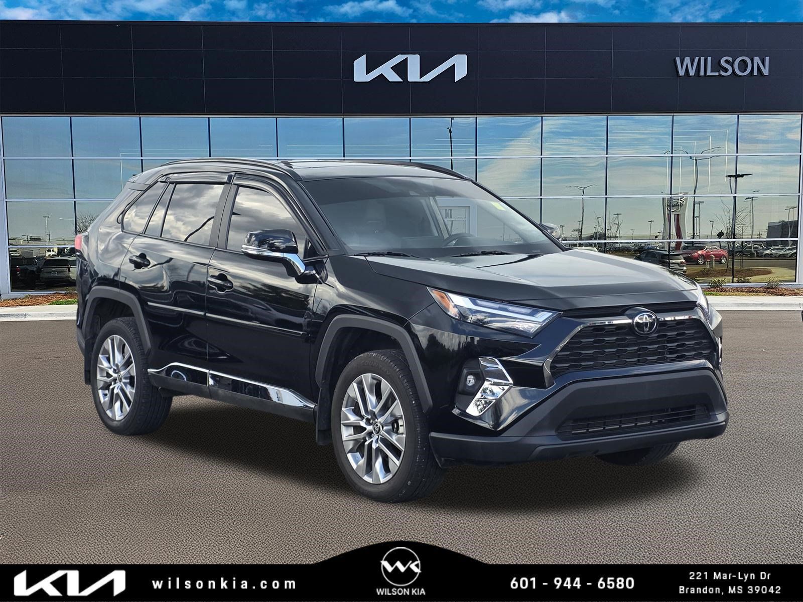 2025 Toyota RAV4 XLE Premium FWD