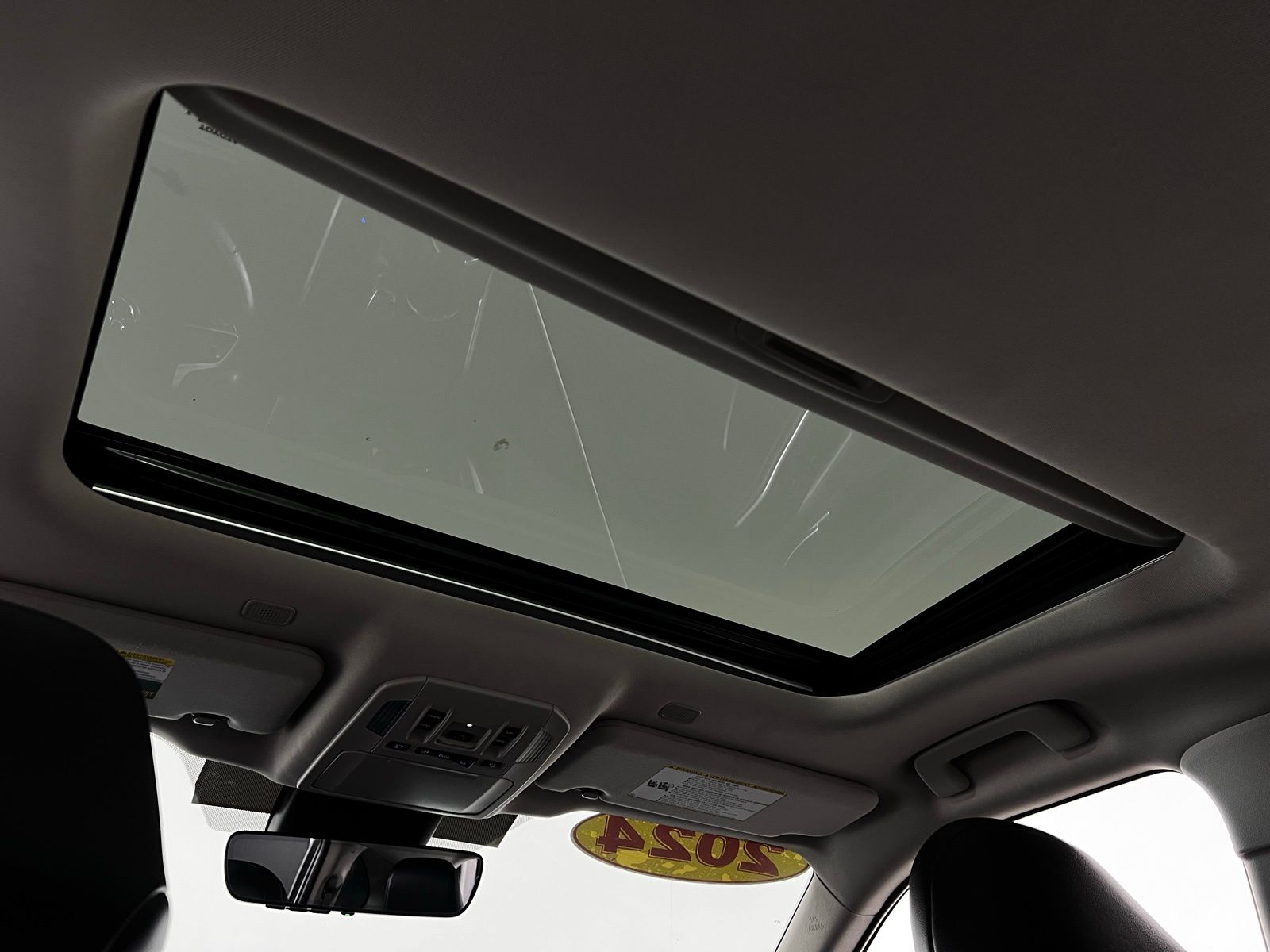 Thumbnail: 2024 Toyota Highlander - 25