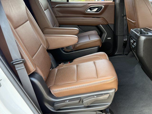 Used 2021 Iridescent Pearl Tricoat Chevrolet High Country image 38