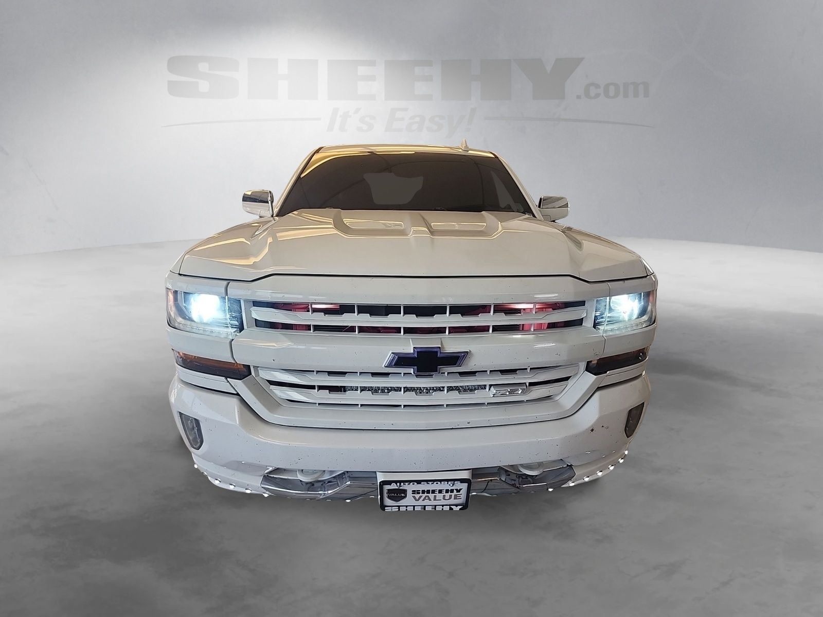 Used 2017 Summit White Chevrolet LT image 17