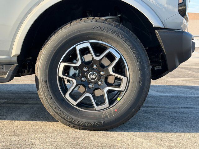 New 2026 Avalanche Gray Ford Outer Banks image 8