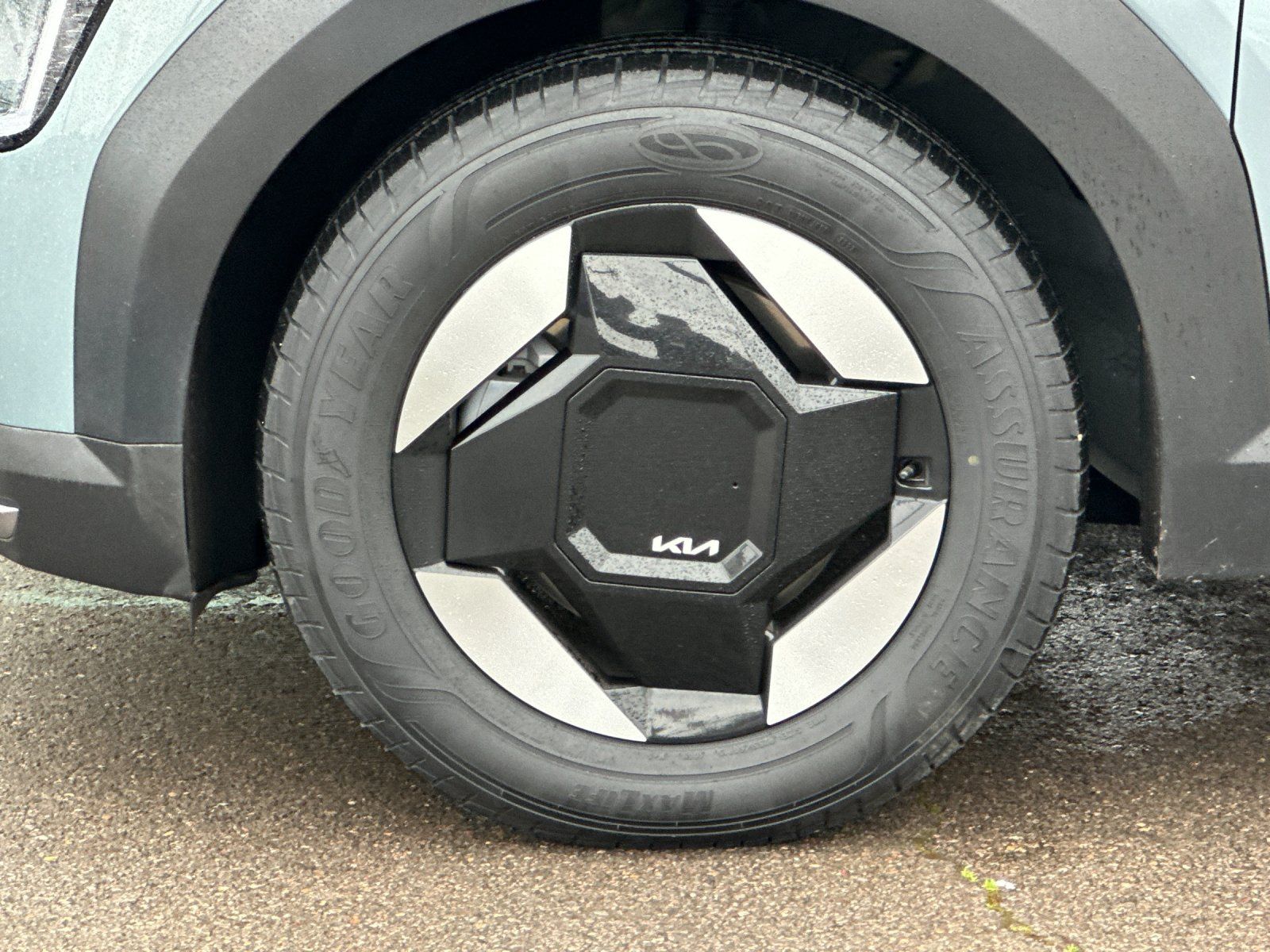 used 2024 Kia EV9 car, priced at $36,998