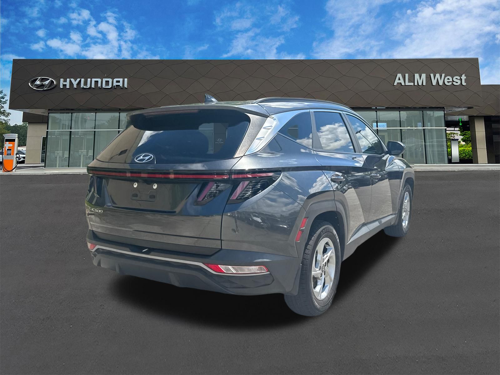 Used 2022 Gray Hyundai SEL image 5