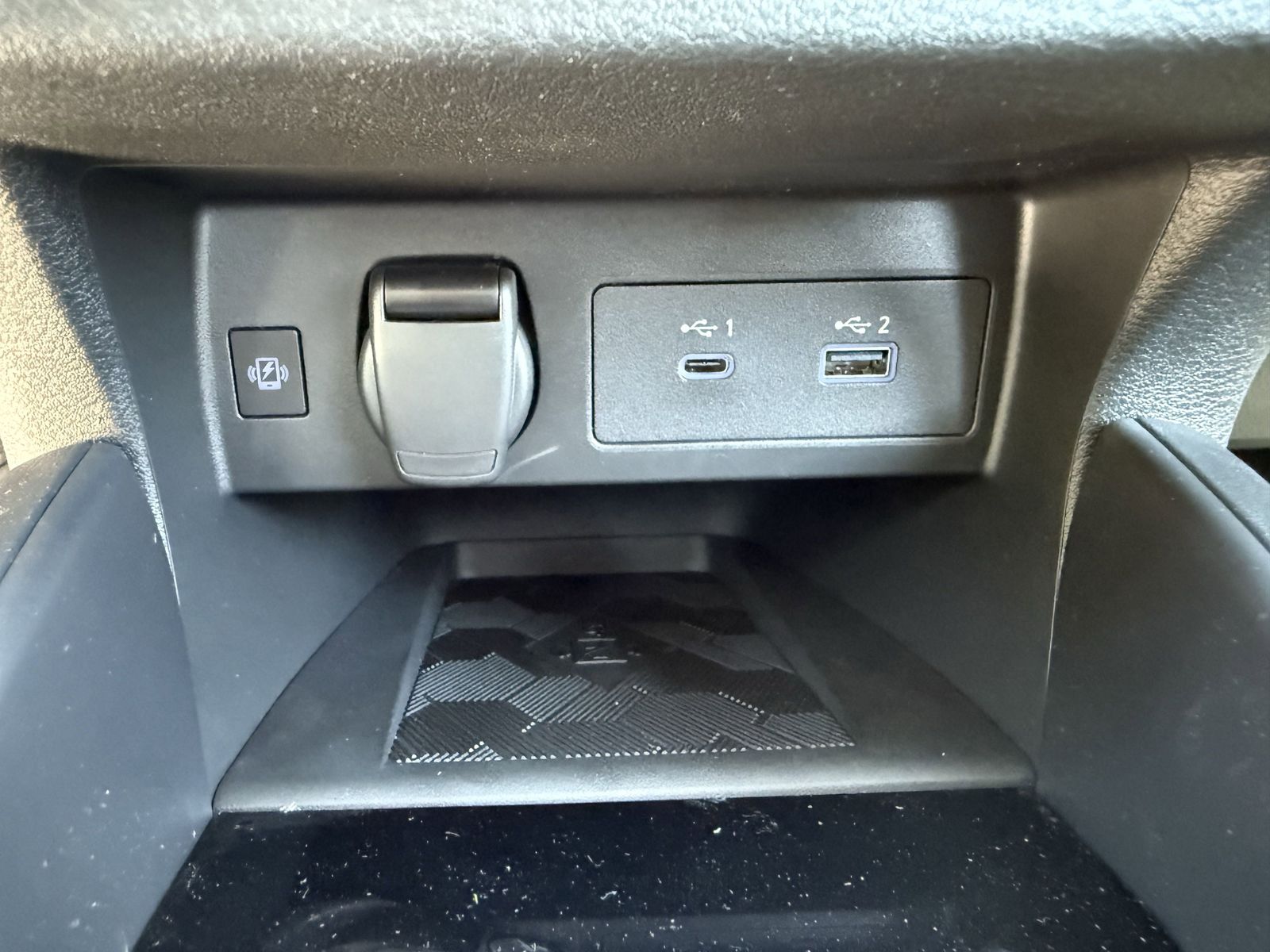 2025 Nissan Versa 1.6 SR photo 7
