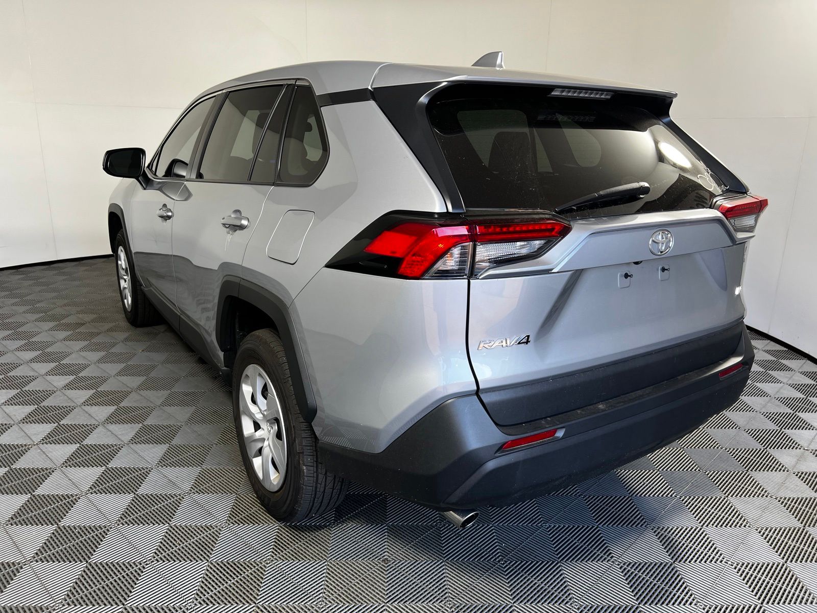 Thumbnail: 2025 Toyota RAV4 - 7