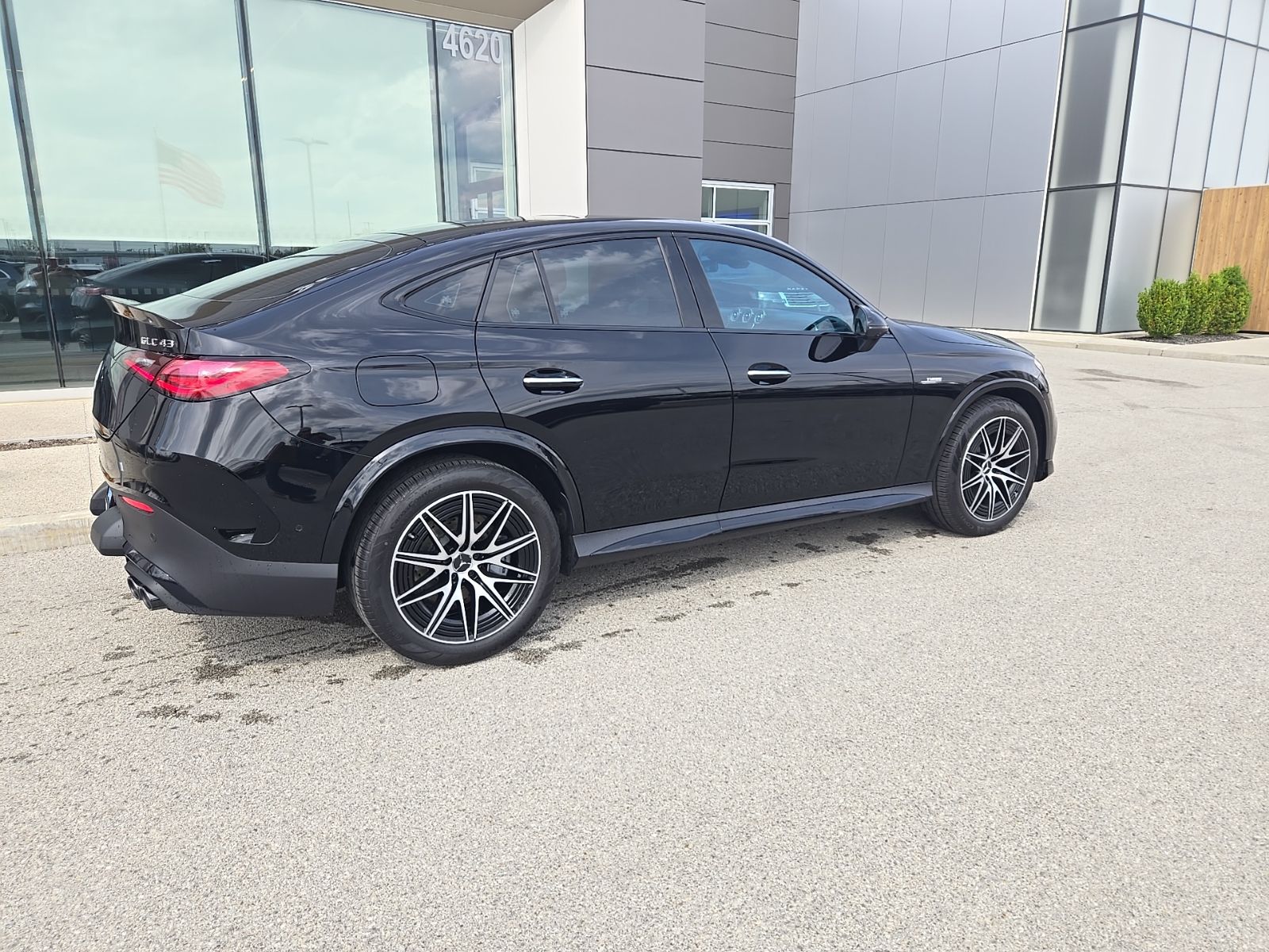 View vehicle photo 2