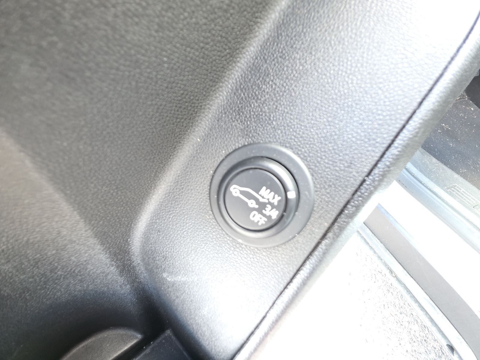 Used 2024 White Chevrolet LT image 31