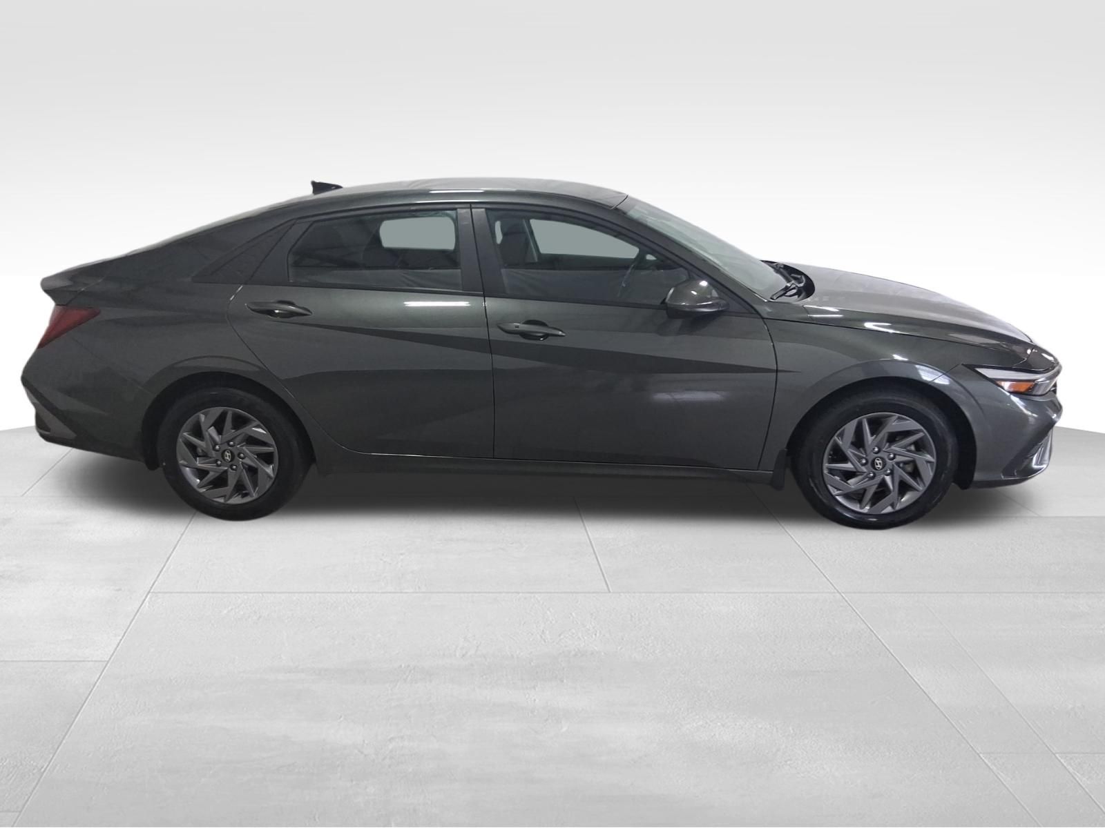 Used Car 2024 Hyundai Elantra Hybrid  Blue For Sale Under $25,000 In Austin, Texas