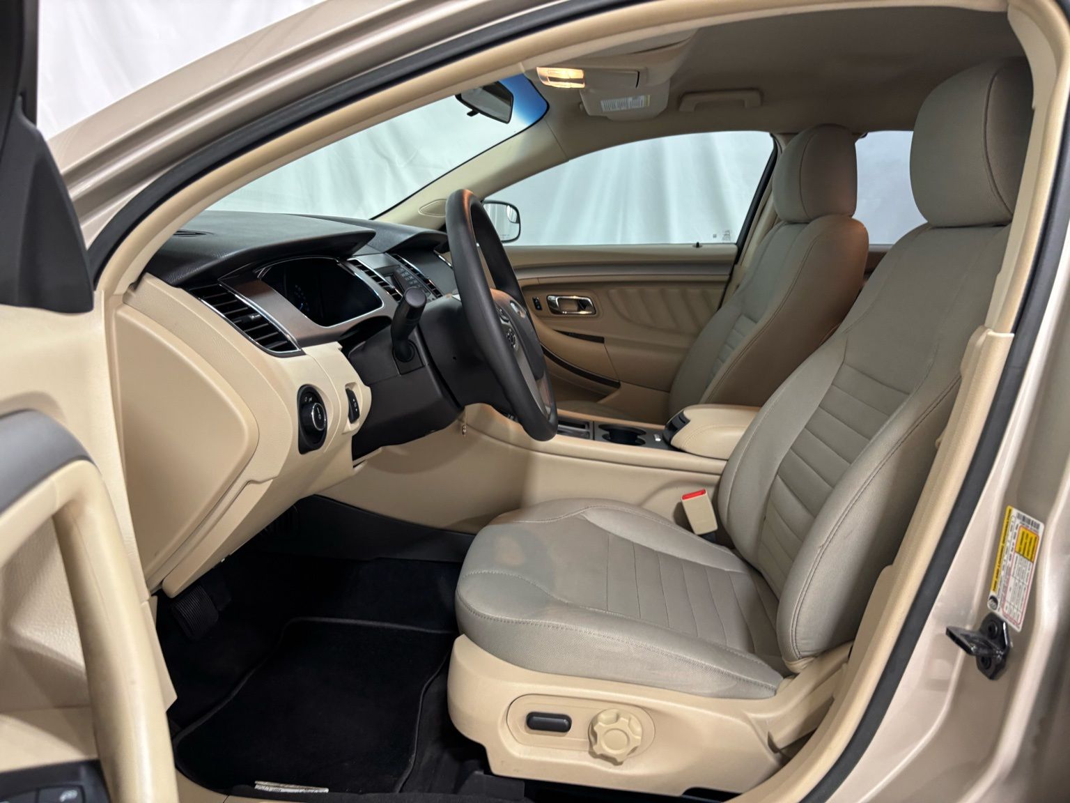 Used Car 2018 Ford Taurus  Se For Sale Under $15,000 In Austin, Texas