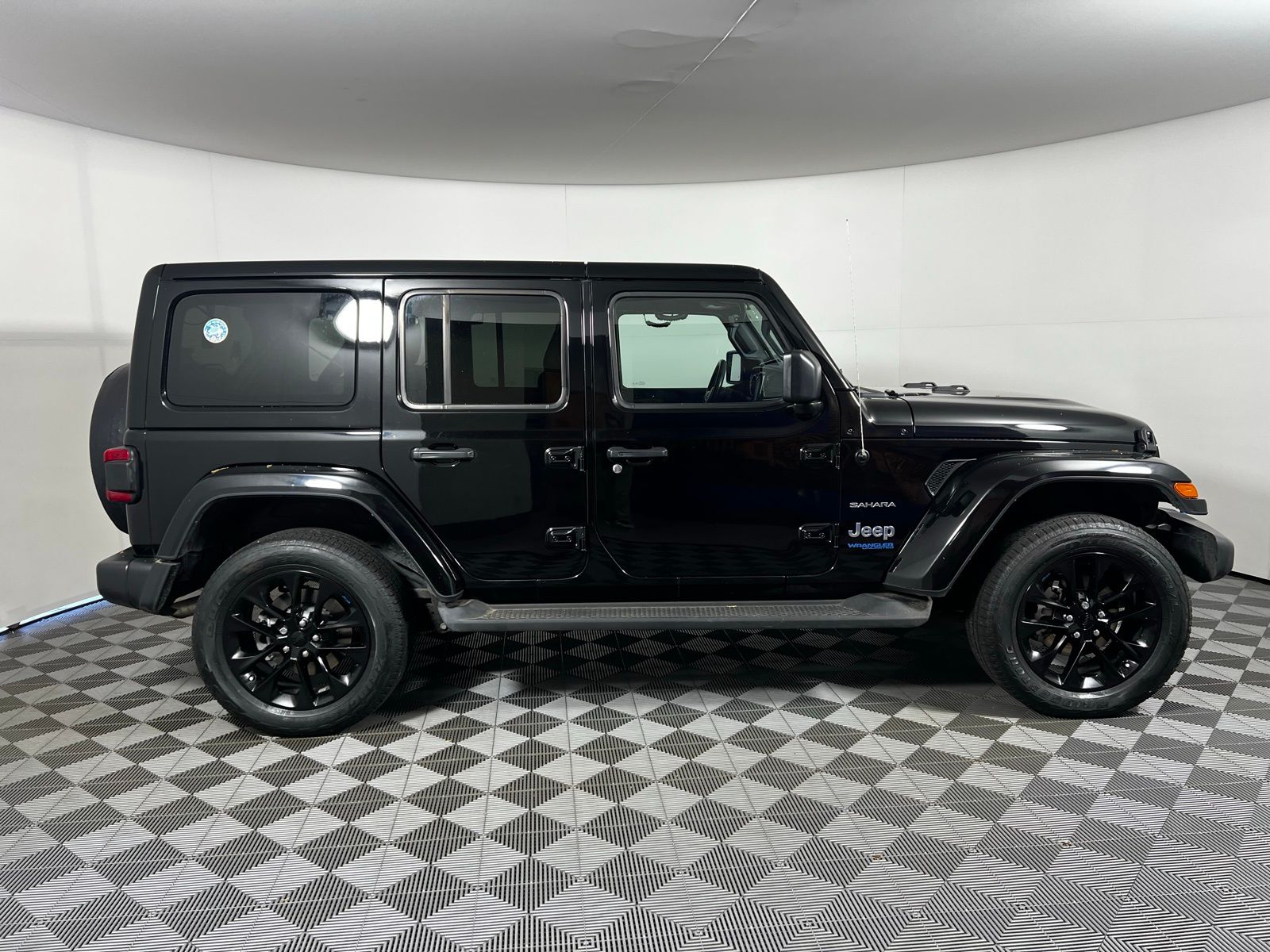 Thumbnail: 2022 Jeep Wrangler - 4