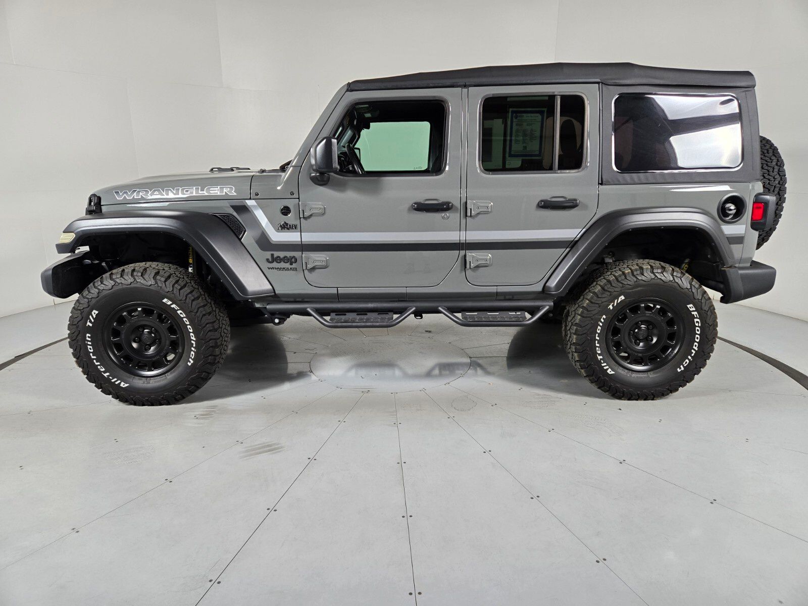 2022 Jeep Wrangler Unlimited Willys 7