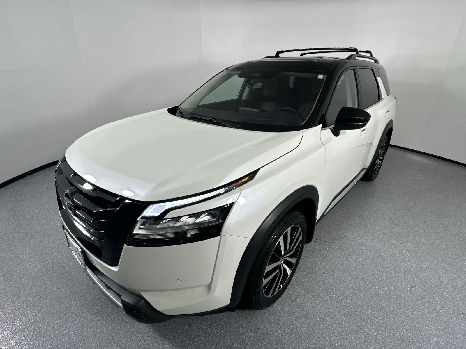 2024 Nissan Pathfinder Platinum 25