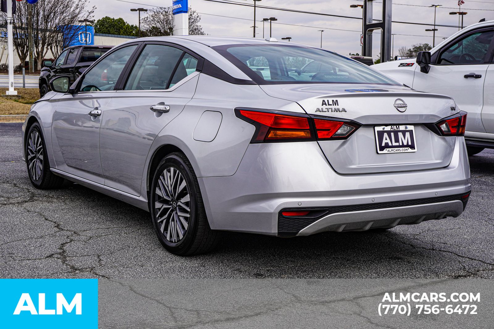Used 2024 Silver Nissan 2.5 SV image 7