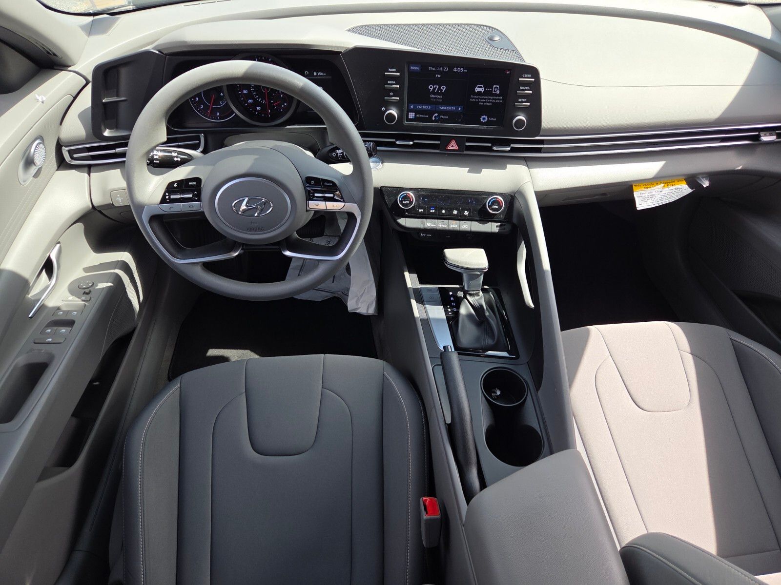 Used 2023 Black Hyundai SEL image 9