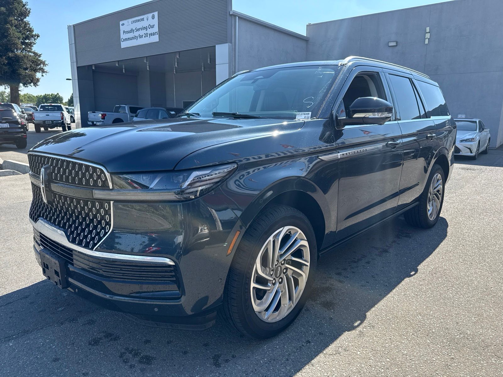 Blue Metallic 2025 Lincoln Navigator Reserve 4WD SUV / Crossover Four-Wheel Drive Automatic