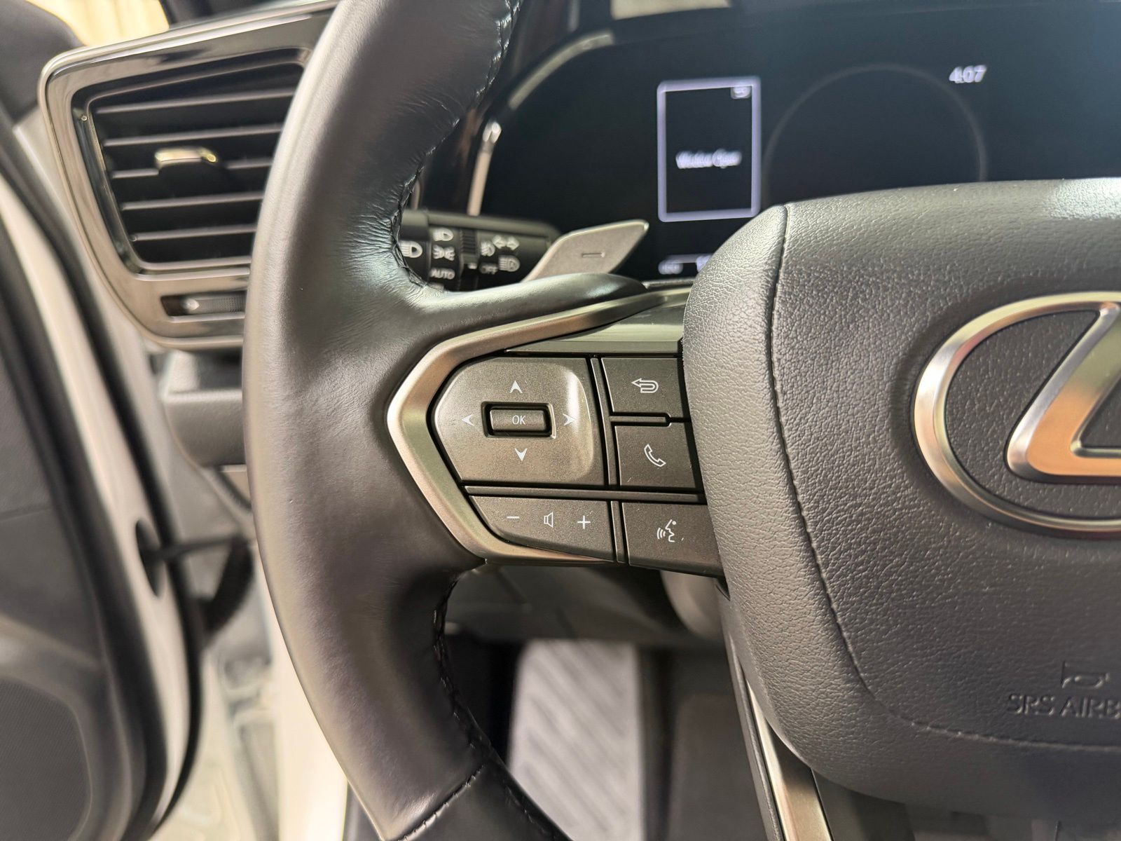 Used 2025 White Lexus 350h Premium image 20