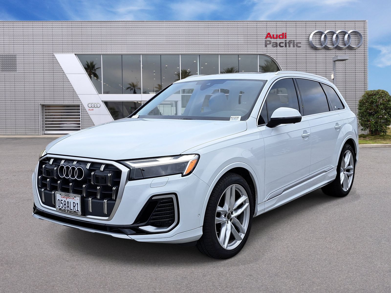 Glacier White Metallic 2025 Audi Q7 SUV / Crossover All-Wheel Drive 8-Speed Automatic