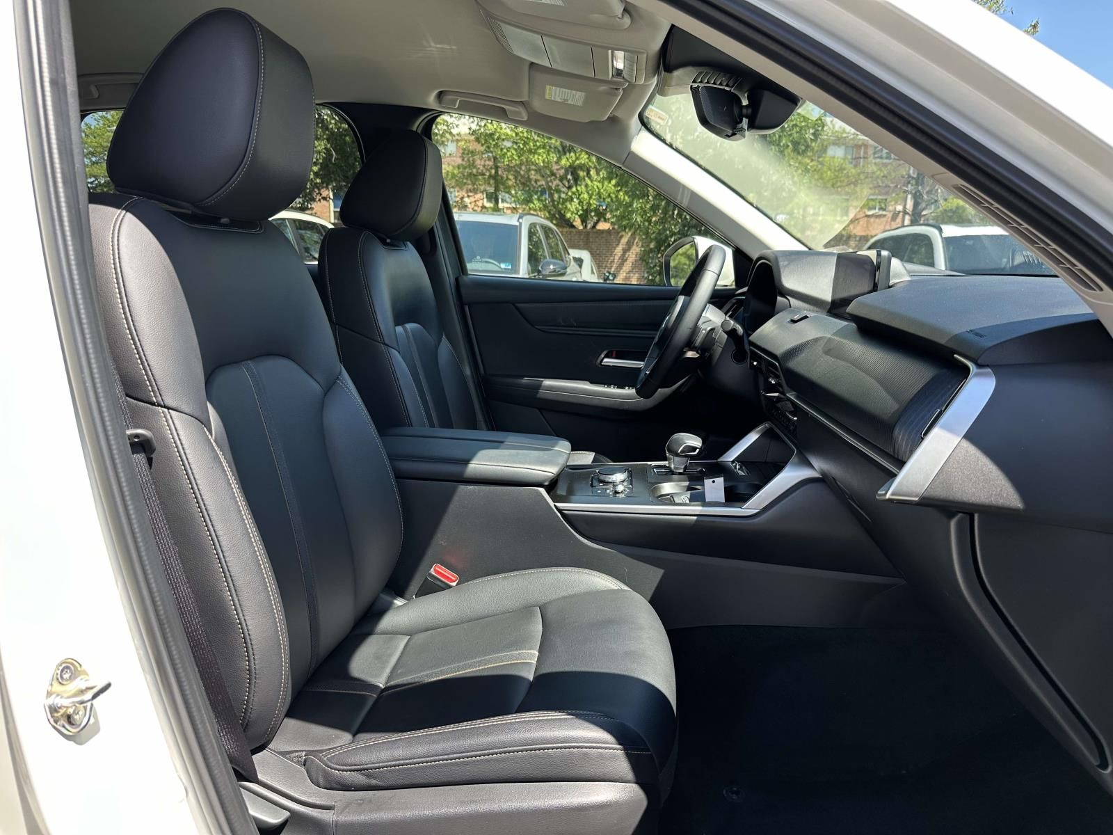 Used 2024 White Mazda 3.3 Turbo Select image 33