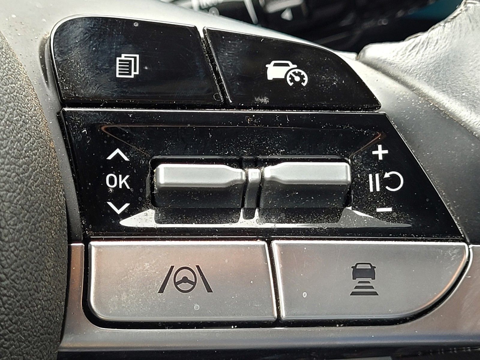 2024 Hyundai Elantra Limited - Photo 30