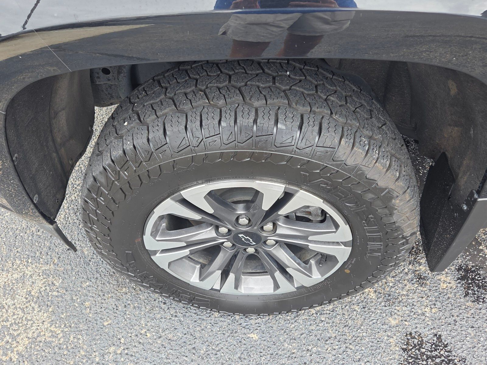 Used 2022 Black Chevrolet Z71 image 18