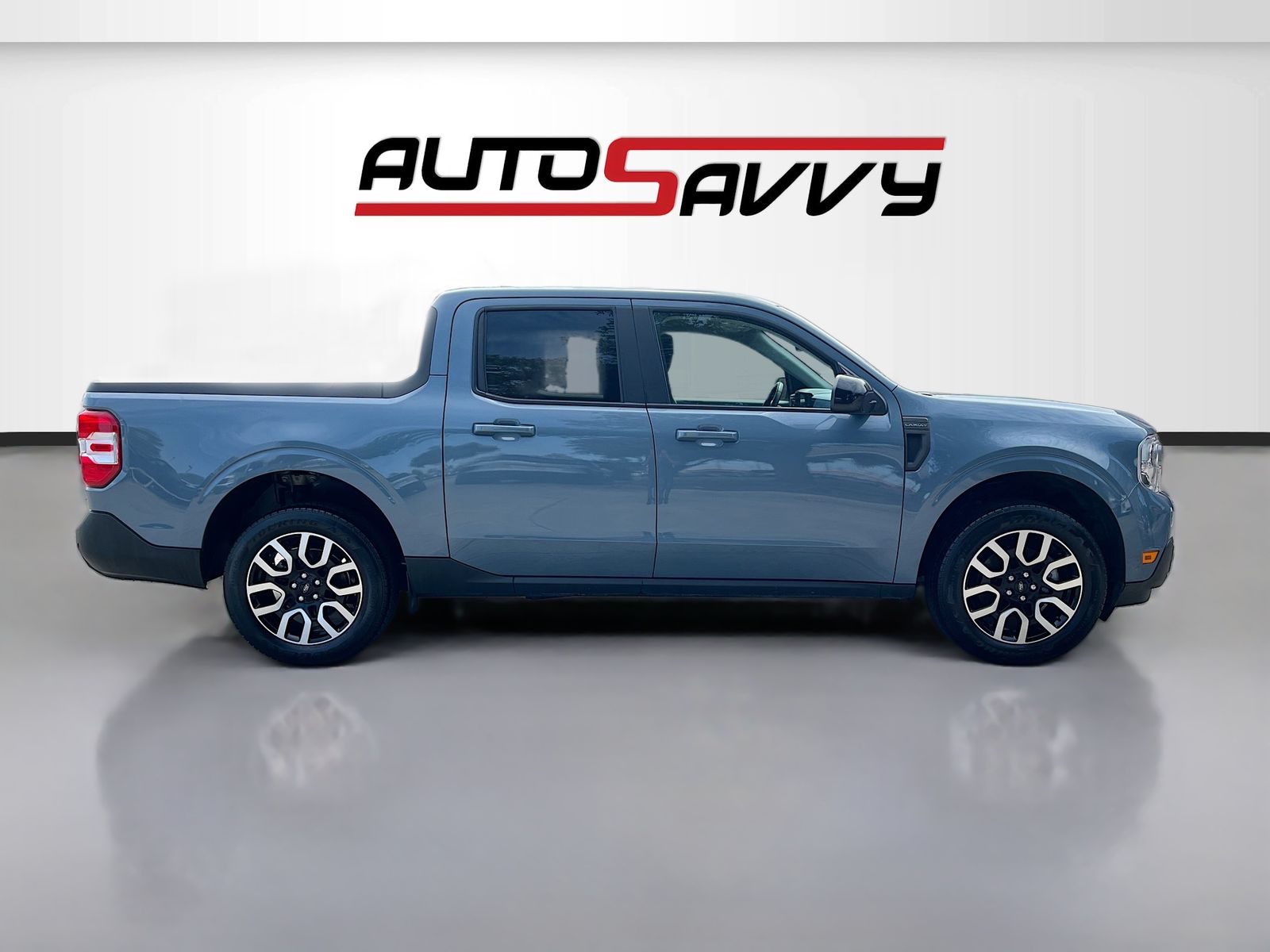 Used 2024 Gray Ford Lariat image 8