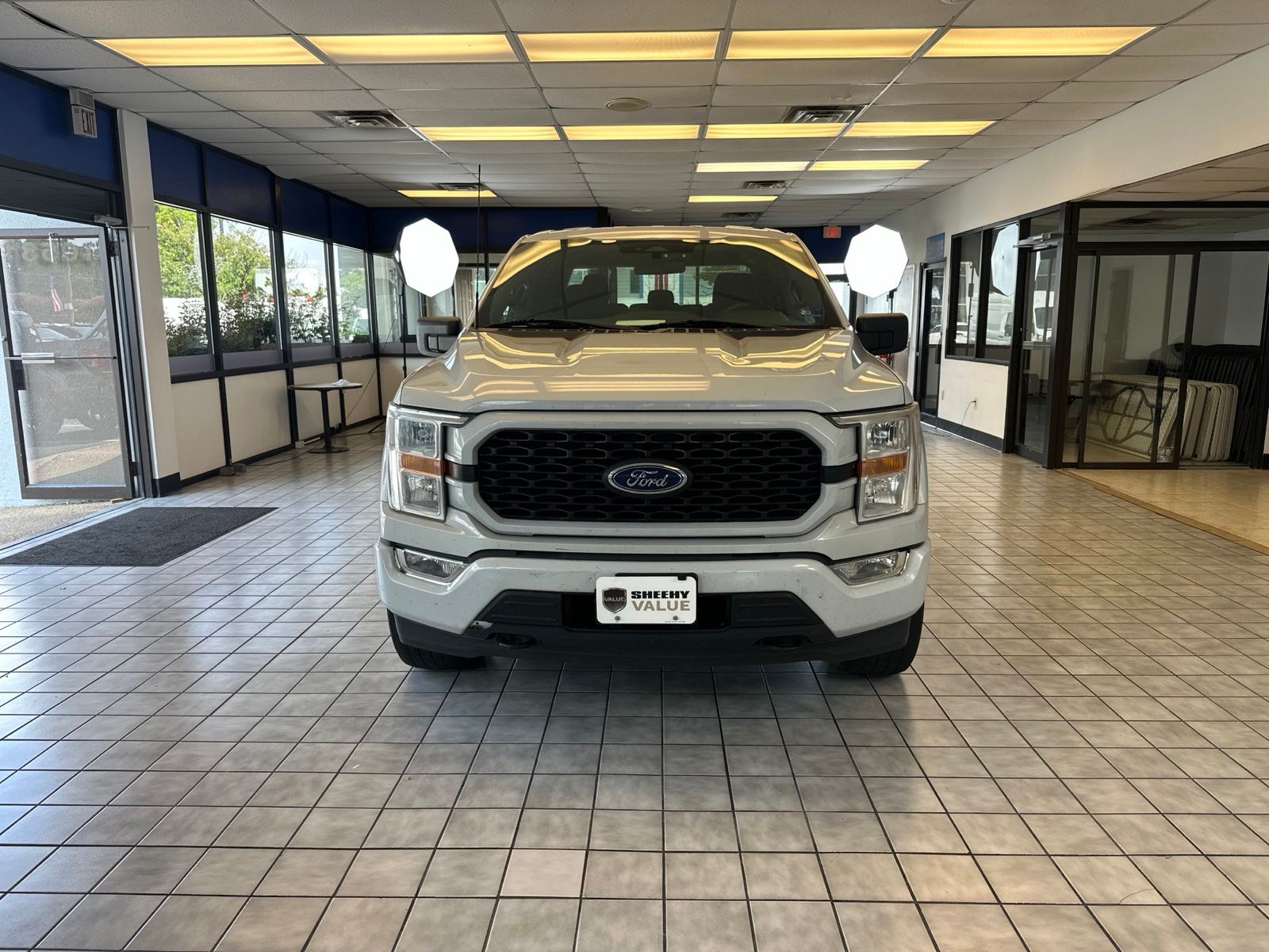 Used 2022 Space White Metallic Ford XL image 4