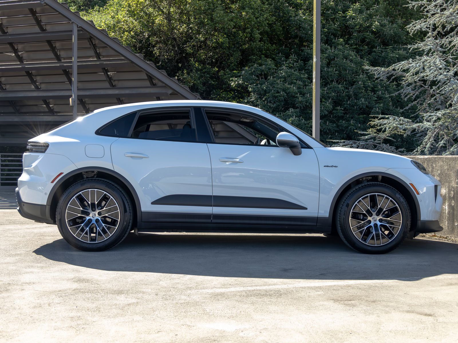 2025 Porsche Macan Base - Photo 12