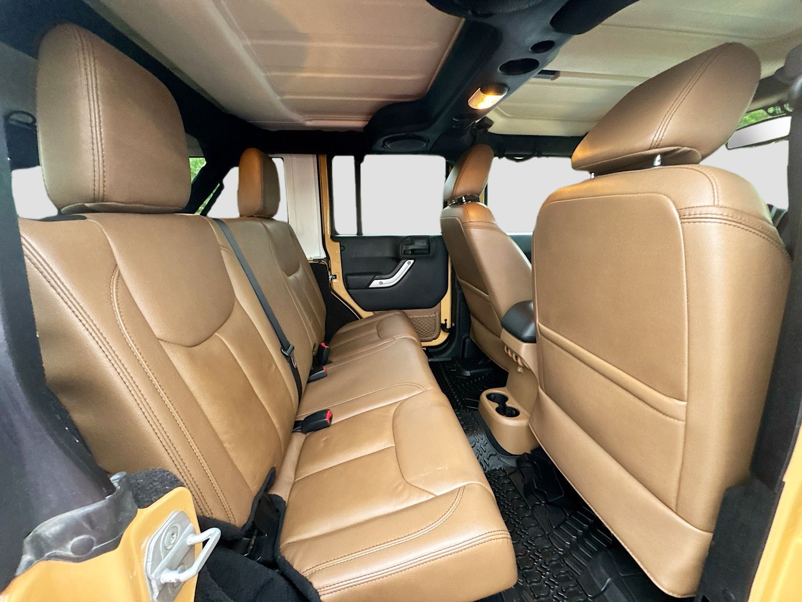 Used 2013 Beige Jeep Unlimited Sahara image 29