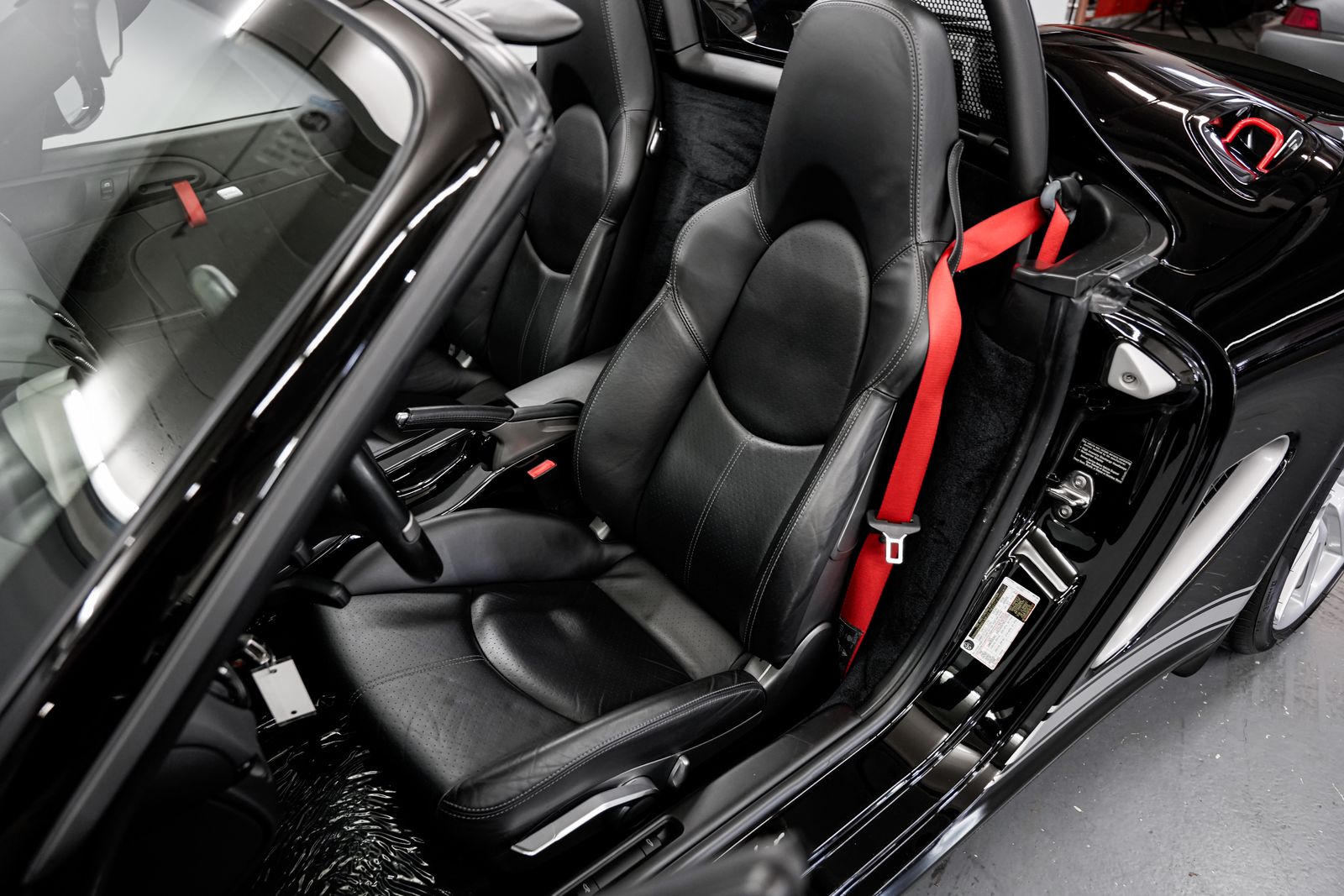 2011 Porsche Boxster Spyder — photo 18