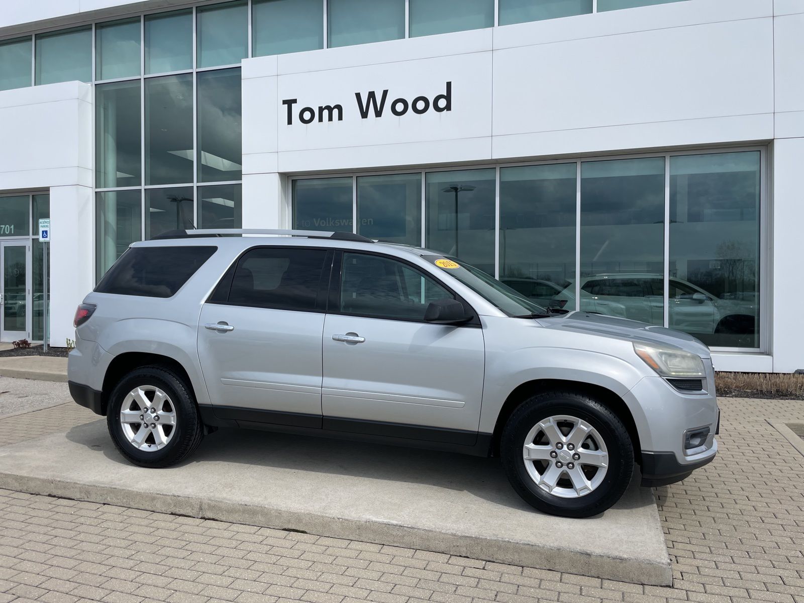 Quicksilver Metallic 2015 GMC Acadia SLE-2 FWD SUV / Crossover Front-Wheel Drive 6-Speed Automatic