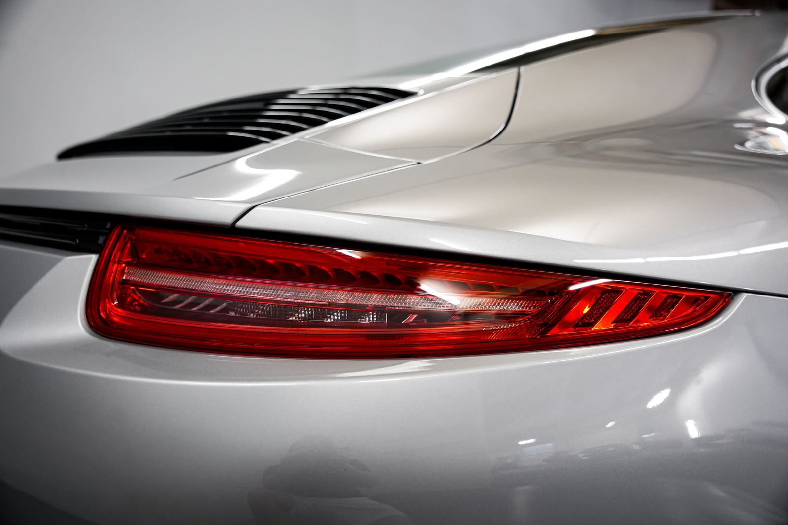 2015 Porsche 911 Carrera GTS — photo 38