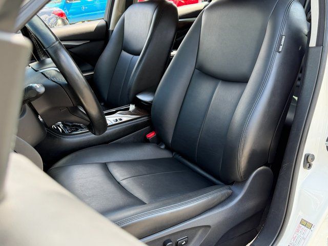 Used 2019 Majestic White INFINITI 3.0t LUXE image 9