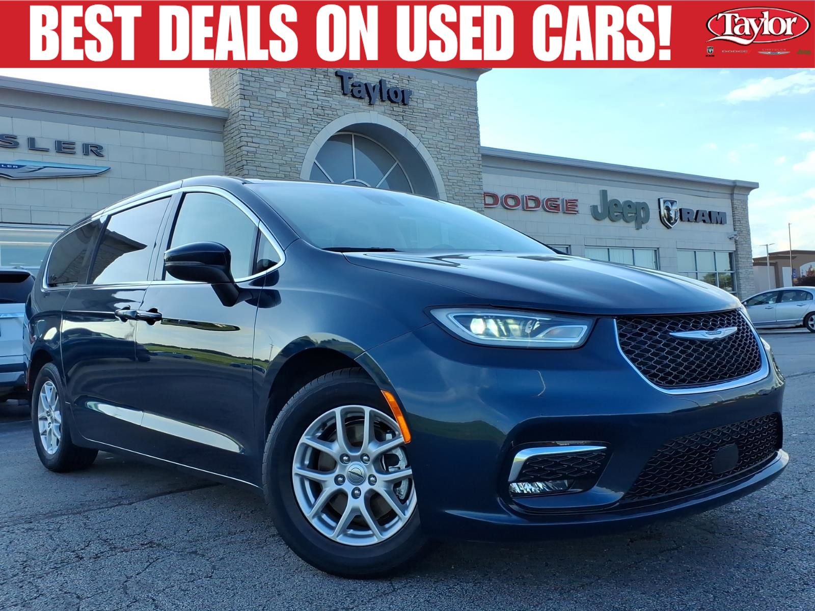 Fathom Blue Pearlcoat 2023 Chrysler Pacifica Minivan Front-Wheel Drive 9-Speed Automatic
