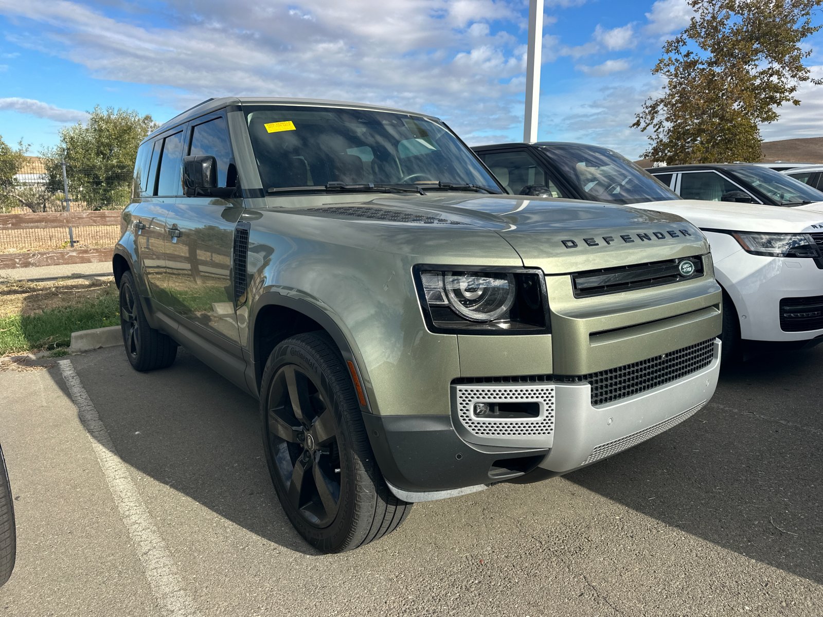 2024 Land Rover Defender 110 S — full photo 2 of 3