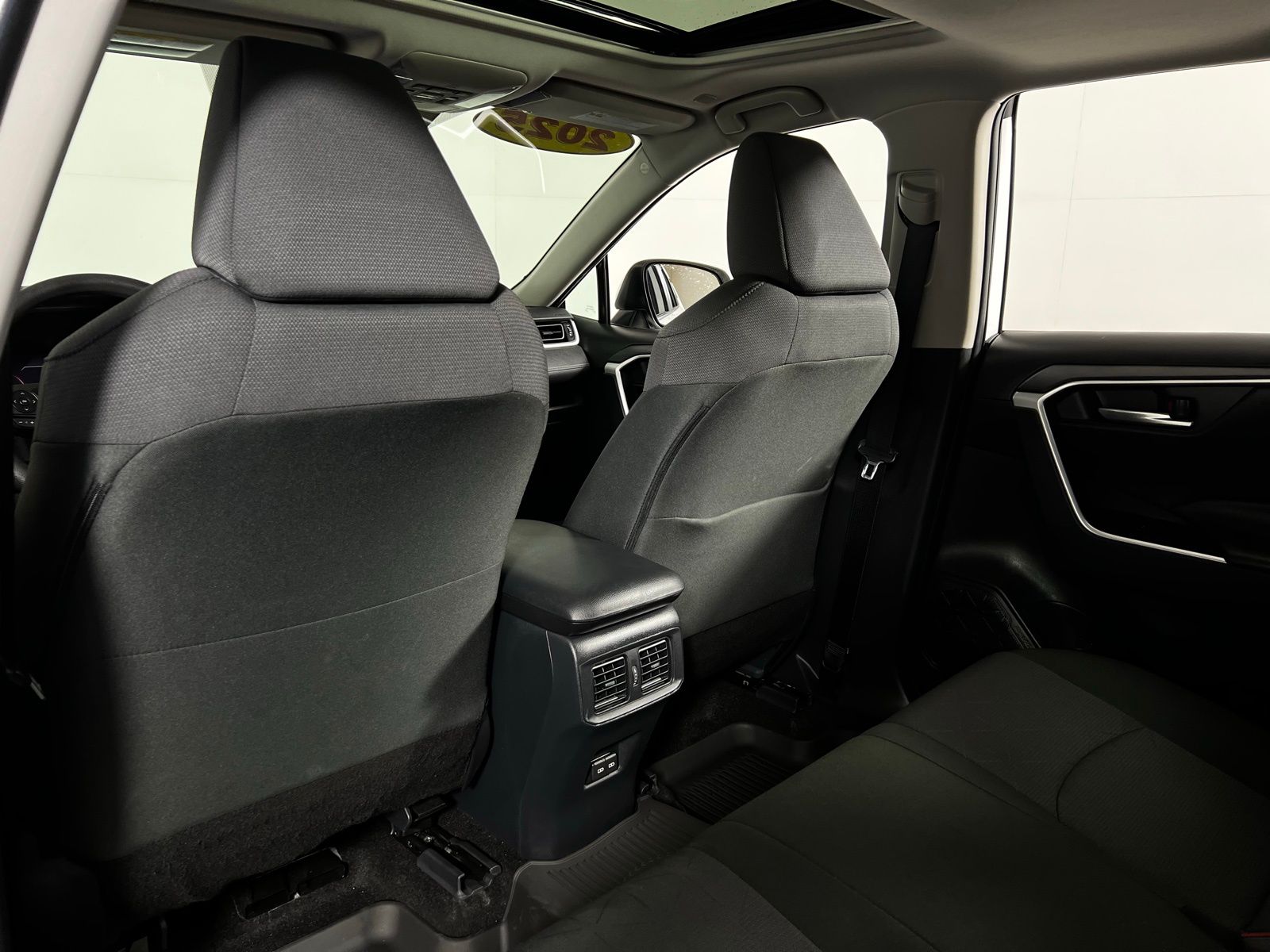 Thumbnail: 2025 Toyota RAV4 - 21