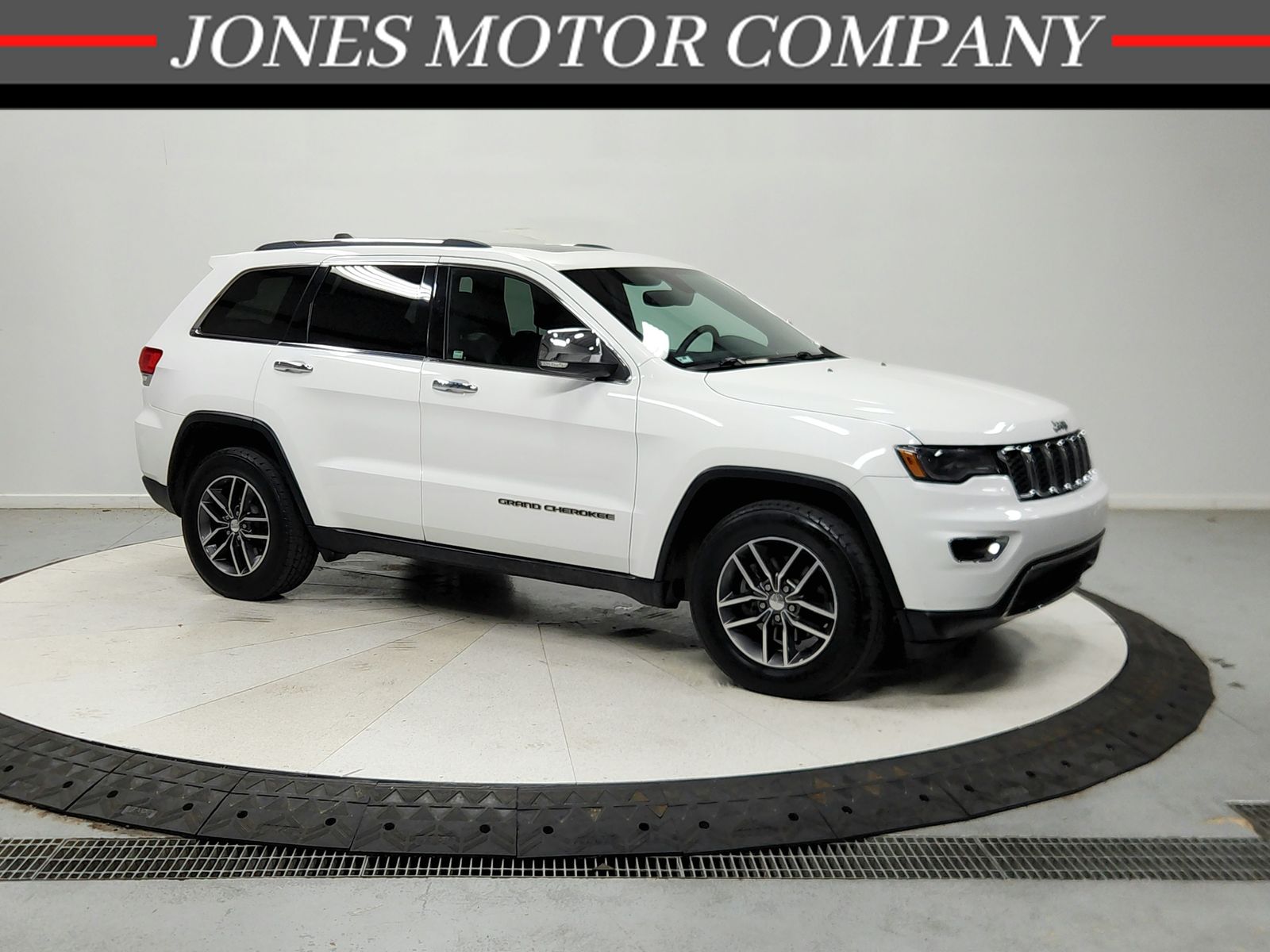 Bright White Clearcoat 2017 Jeep Grand Cherokee SUV / Crossover 4X2 8-Speed Automatic